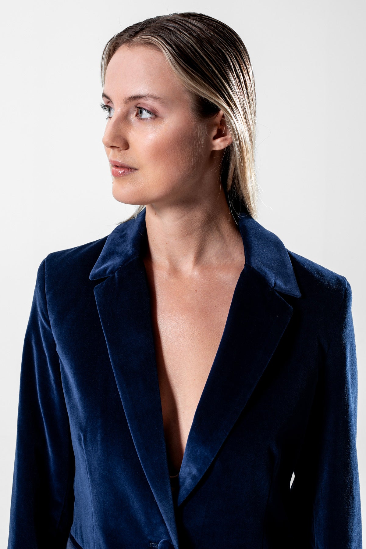 Lily INDACO Velvet Blazer